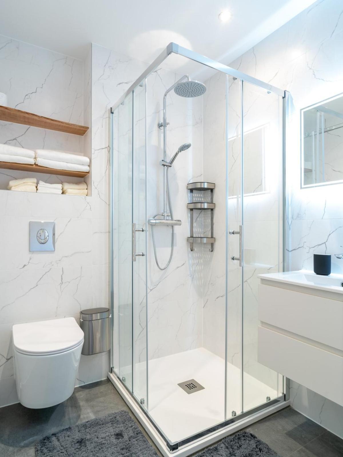 Zen - Quietness & Light - 2 Beds 160 Cm - Private Car Park Apartment *